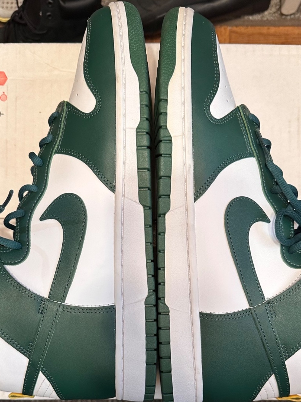 Nike Dunk High 'Australia', featuring Noble Green leather overlays and distincti - Picture 2 of 5